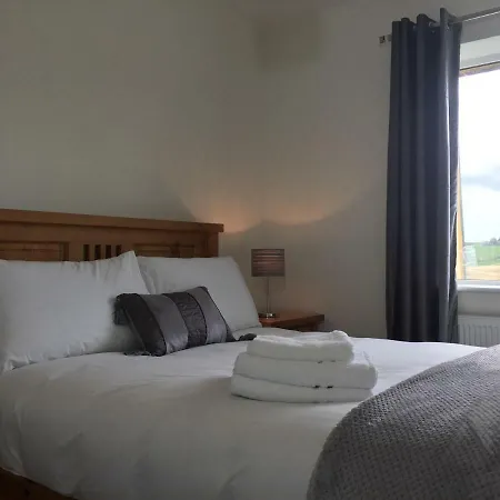 Marty's Halfway House * Γουέστπορτ