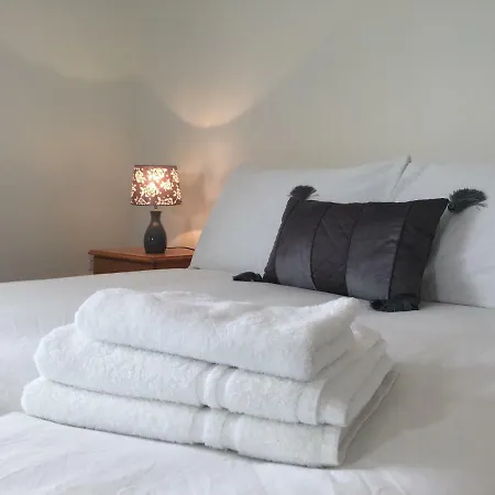 Marty's Halfway House Γουέστπορτ