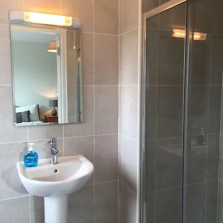 Marty's Halfway House * Γουέστπορτ