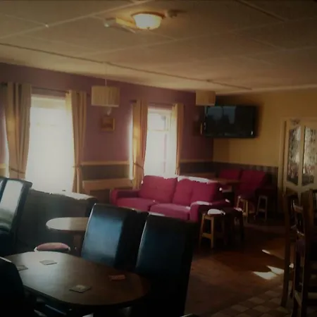 Marty's Halfway House Πανσιόν *