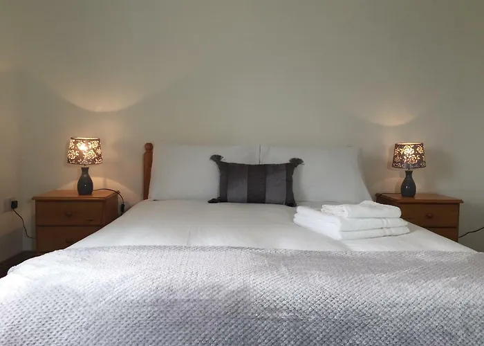 Гостевой дом Marty's Halfway House *