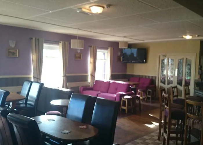 Гостевой дом Marty's Halfway House *