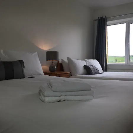 Marty's Halfway House Pensión