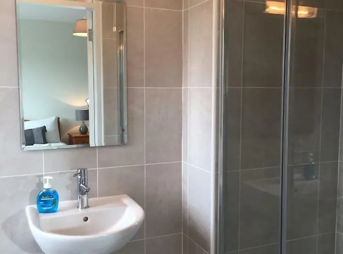 Marty's Halfway House * ווסטפורט